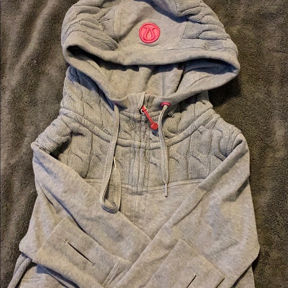 Lululemon quilted zip up - Picture 1 of 7